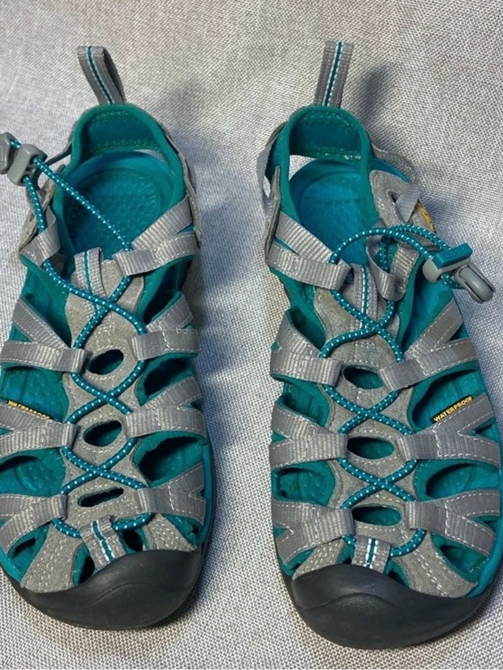 KEEN Whisper Womens  Waterproof Hiking Sport Sandals. Size 9.5
